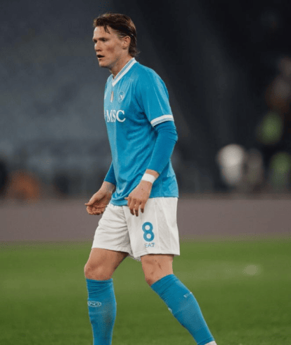 霍伊伦双响，36年纪录，那不勒斯登顶意甲